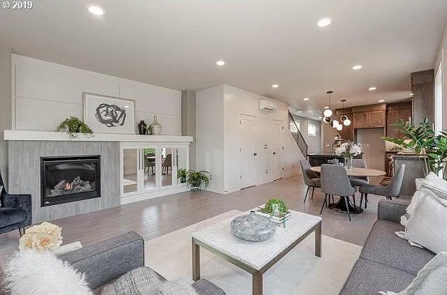 5180 N Amherst St — Photo 3