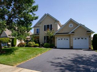 71 Turnberry Dr, Monroe Township, NJ 08831