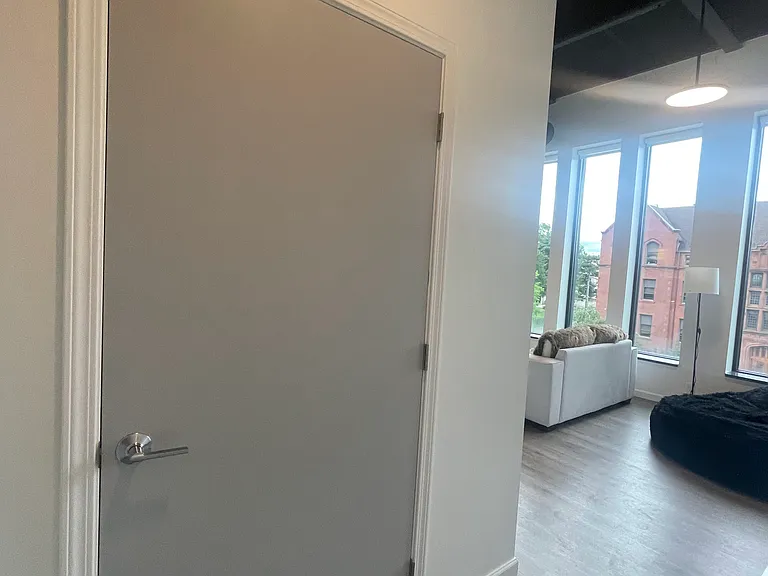 50 Prince Apartments — Photo 20