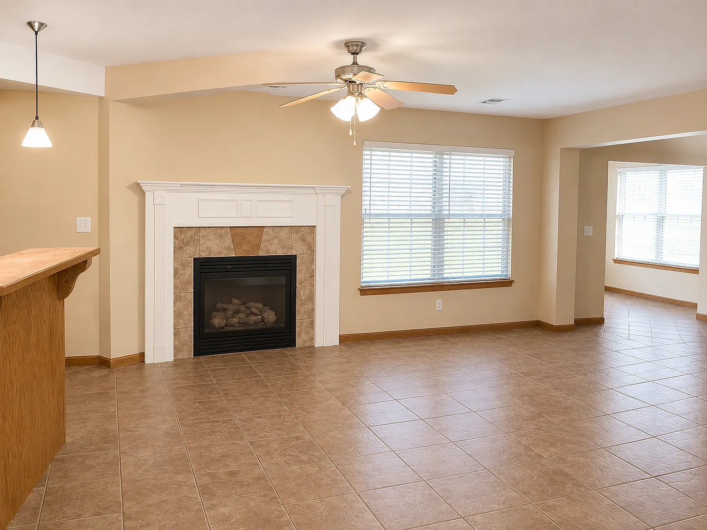 3 bed, 2.5 bath, 1750 sqft, $1,650 — Photo 3