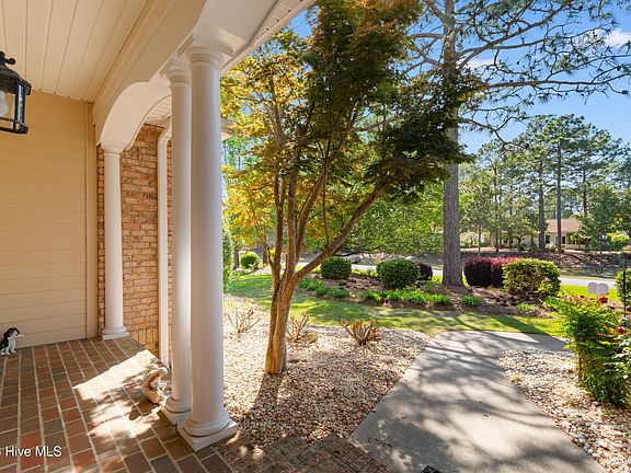 3rd image of 308 Crooked Gulley Circle