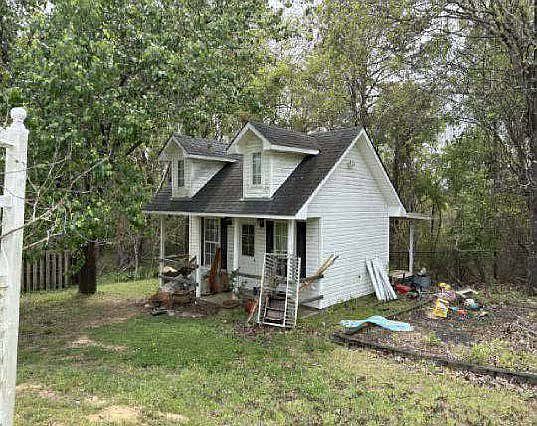 5th image of 426 McRae Rd