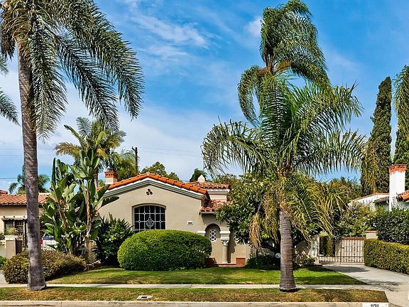 2nd image of 1131 S La Jolla Ave