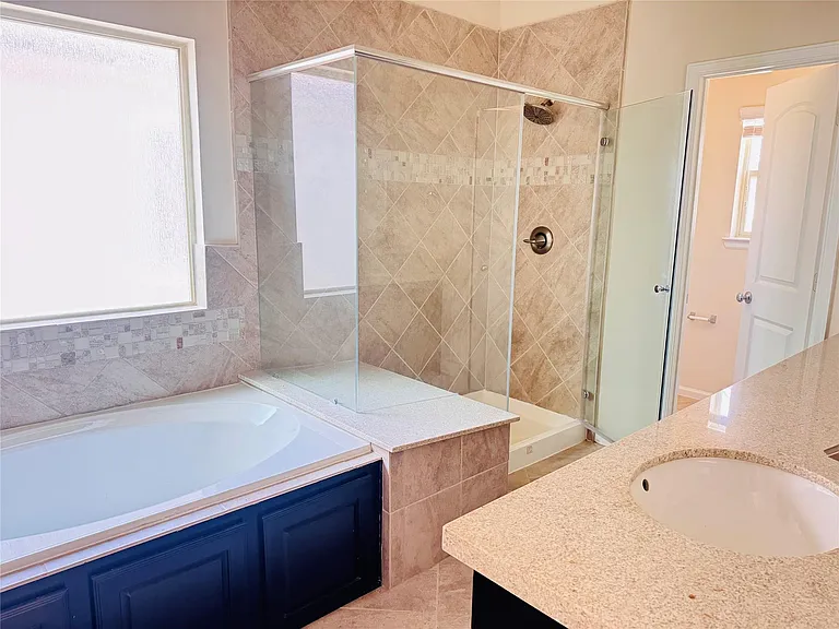 10009 Spring Shadows Park Cir — Photo 13