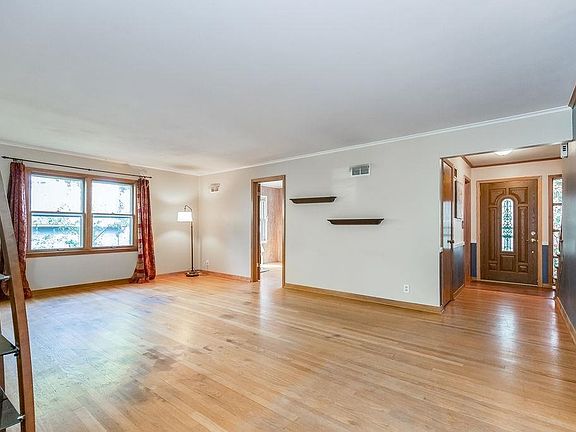 3rd image of 7220 Hullwood Ave