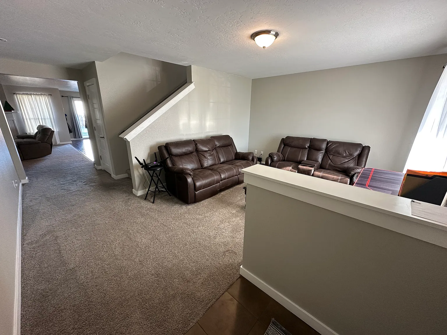 4 bed, 2530 sqft, $2,600 — Photo 2
