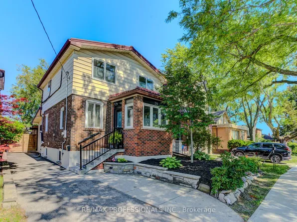 39 Rosemeade Ave, Toronto, ON M8Y 3A4