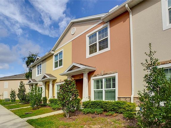 3rd image of 1108 Hillhurst Dr
