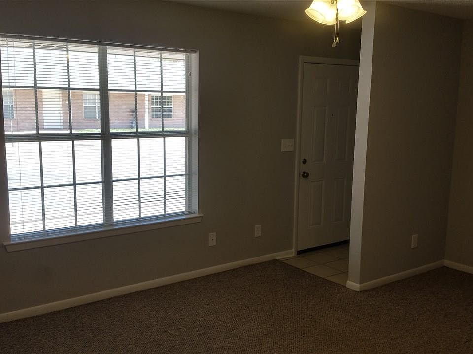 1st image of 1519 Trigg Ln APT 104