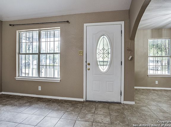 4th image of 202 Catherine St