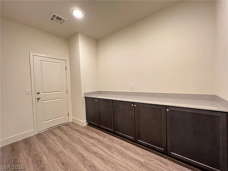 1421 Jules Ln — Photo 11