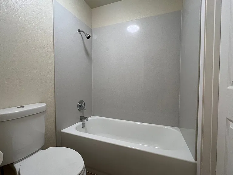 600 Del Verde Cir #2 — Photo 9