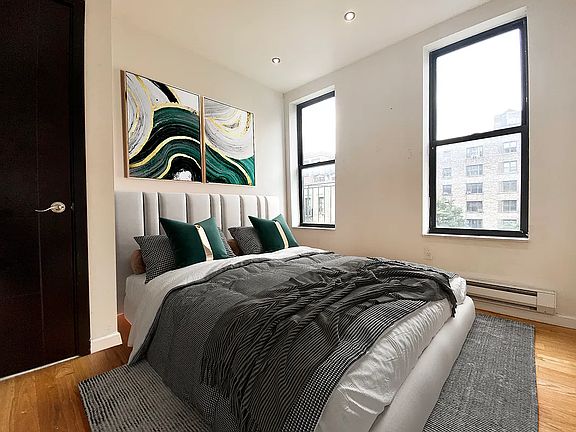 3rd image of 249 W 109th St APT 1C