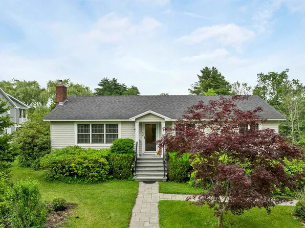 6 Bassett Road, Wolfeboro, NH 03894