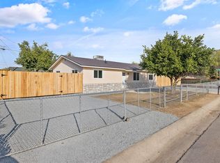 1502 W Sunnyview Avenue, Visalia, CA 93291