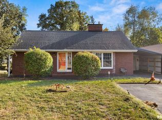 336 W Chestnut St, Canton, IL 61520