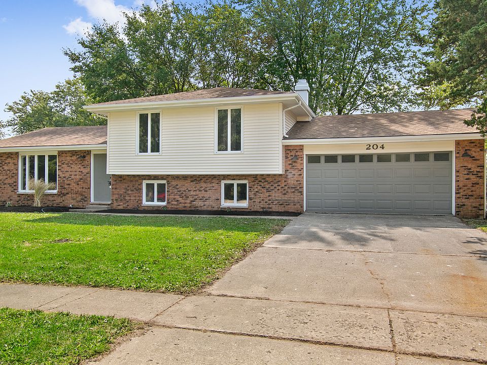 1st image of 204 N Menominee Dr