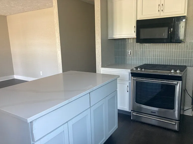 620 S 2nd St — Photo 7
