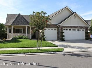 718 Prescott Ave, Clovis, CA 93619
