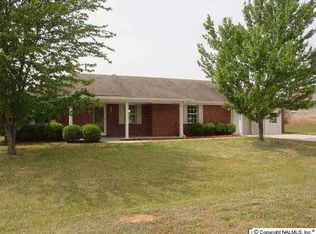104 Gardencove Cir, Huntsville, AL 35810