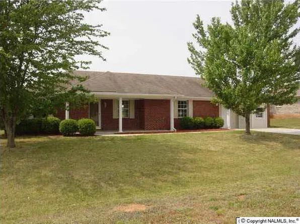 104 Gardencove Cir, Huntsville, AL 35810