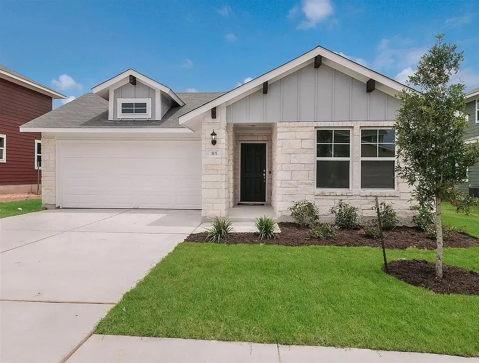 3 bed, 1306 sqft, $1,850 — Photo 1