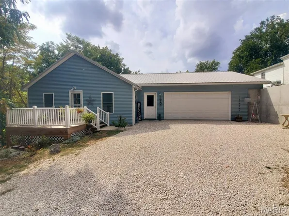 105 N 3rd St, La Grange, MO 63448