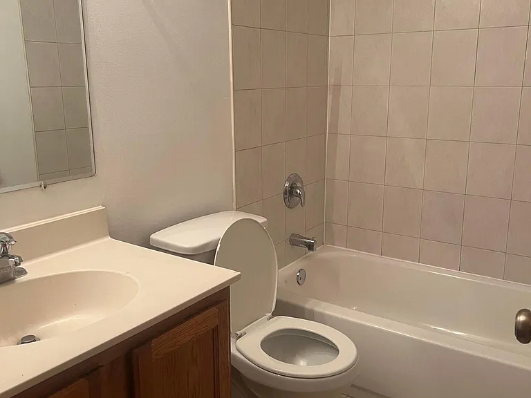 10604 Brooks Ln — Photo 8