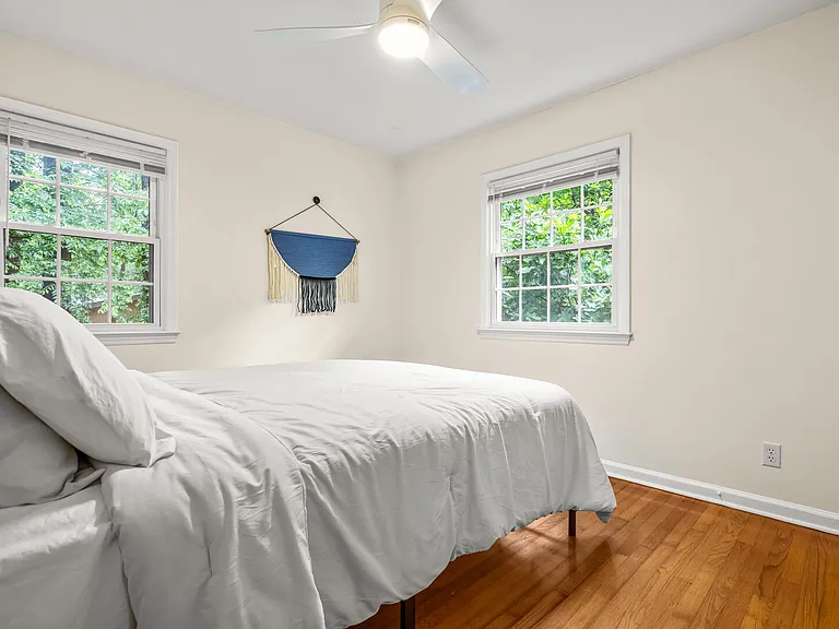 Carol St — Photo 17