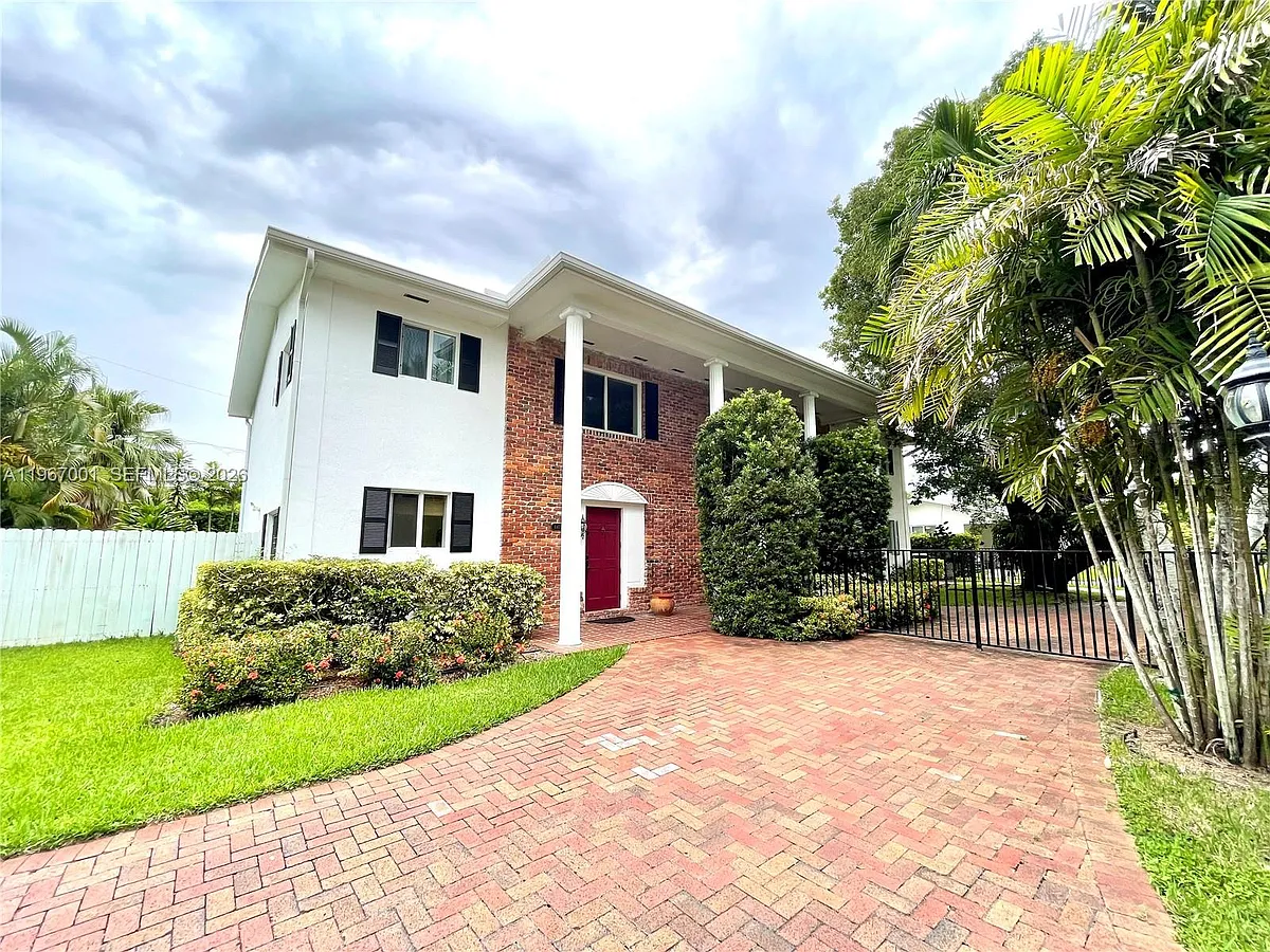 Building Photo - 10672 SW 77th Ave #10672