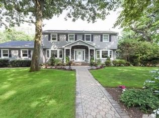 10 Beaupre Ct, Huntington, NY 11743