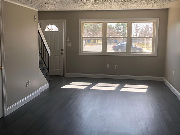 4th image of 187 Briar Mills Dr