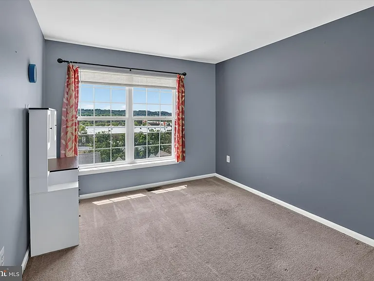 27 Lincoln Dr — Photo 39