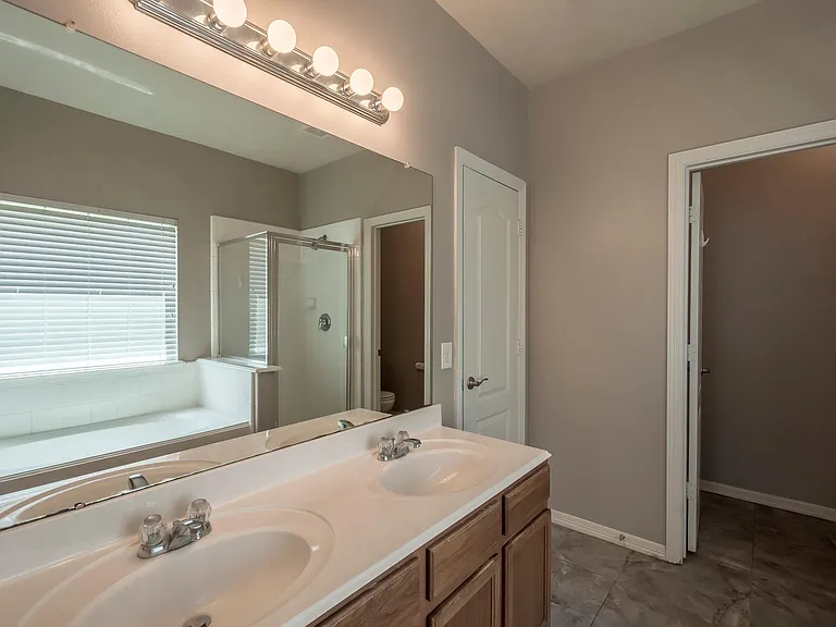 21902 Silverfield Park Ln — Photo 12