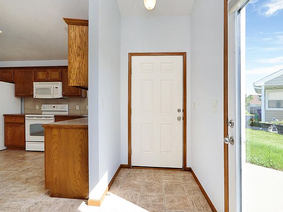 4th image of 420 Brooklawn Ct