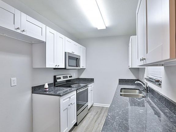 2nd image of 4207 W Iowa Ave