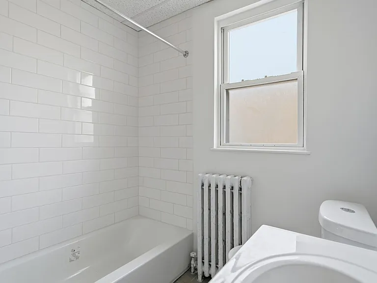 126 W 9th Ave — Photo 15