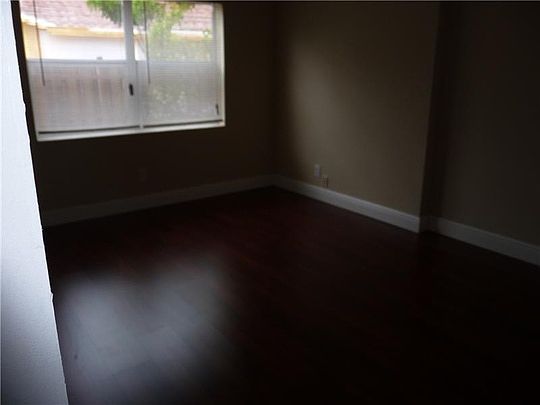 4th image of 192 SE 10th Ct