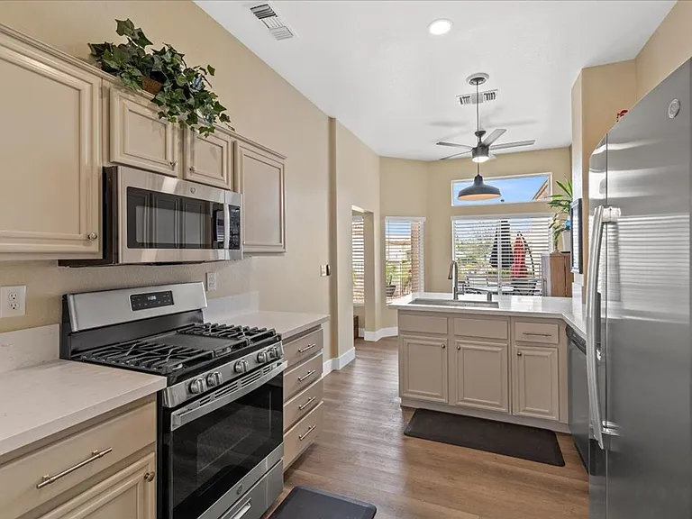 2705 Valley Downs Dr — Photo 13