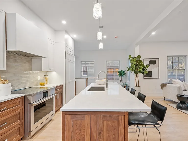 65 Francis St #A — Photo 4