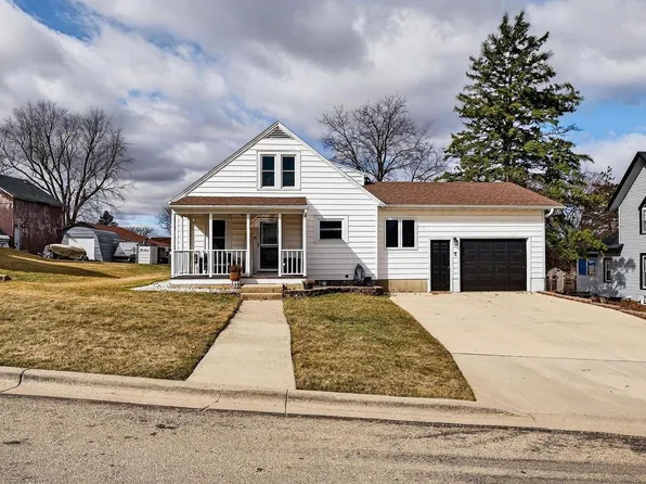 305 S Warren Street, South Wayne, WI 53587