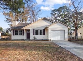 221 Spring Dr, Jacksonville, NC 28540