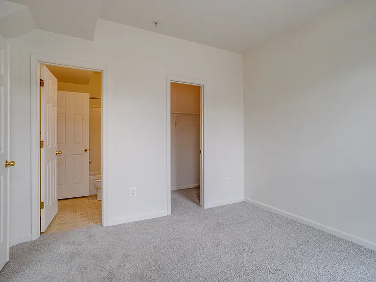 103 Buttonwood Ct — Photo 47