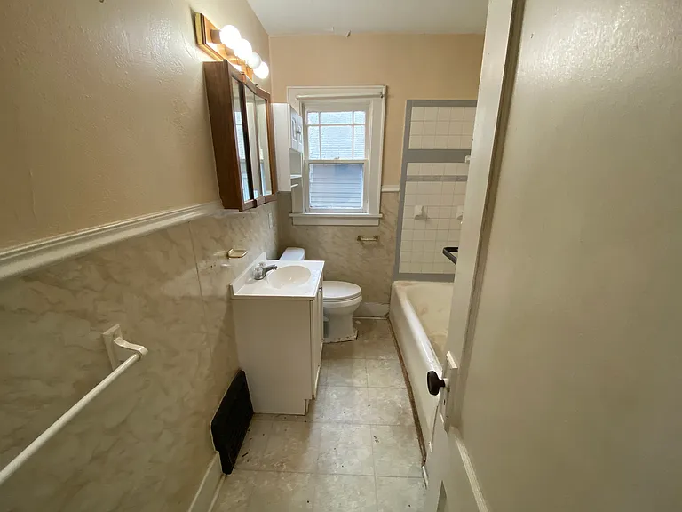 1106 Roosevelt St — Photo 8
