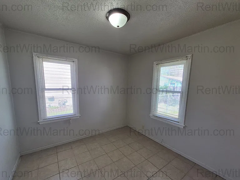 1132 Ackermant St — Photo 7