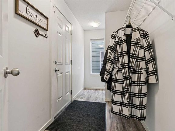 4th image of 100 N Sage Valley Dr NW
