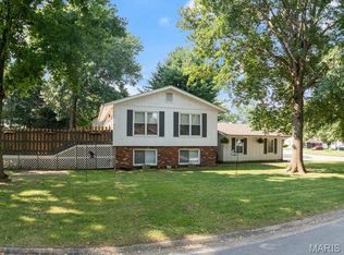 738 Fort Henry Rd, Belleville, IL 62221