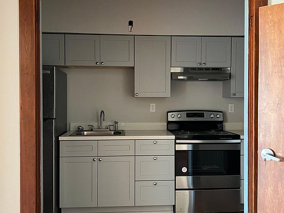 4th image of 3004 Canal St #305