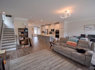 8745 Elsing Green Dr, Manassas, VA 20110
