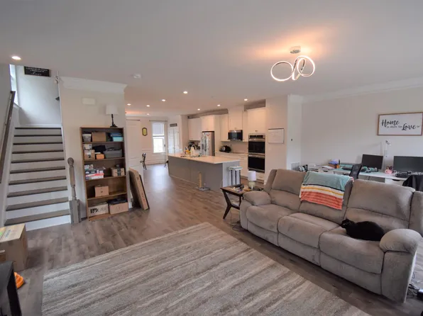 8745 Elsing Green Dr, Manassas, VA 20110